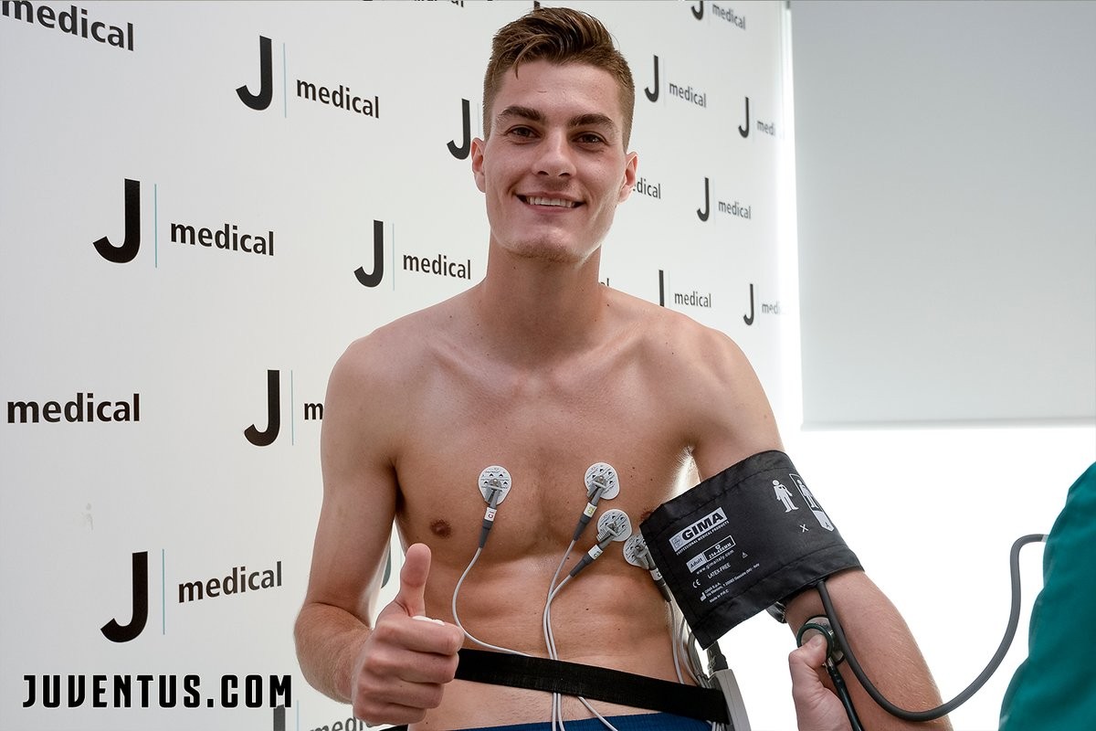 Chùm ảnh: Patrick Schick rạng rỡ tại Juventus - Bóng Đá