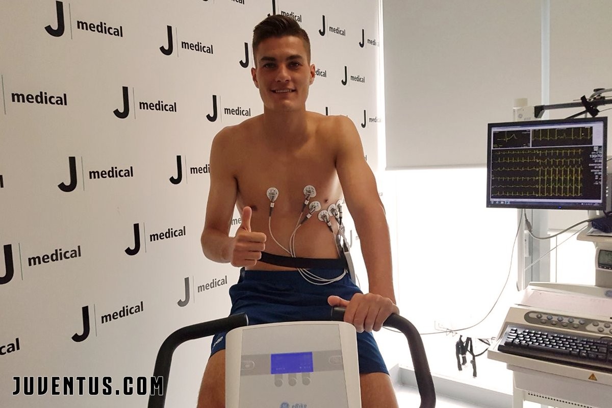 Chùm ảnh: Patrick Schick rạng rỡ tại Juventus - Bóng Đá