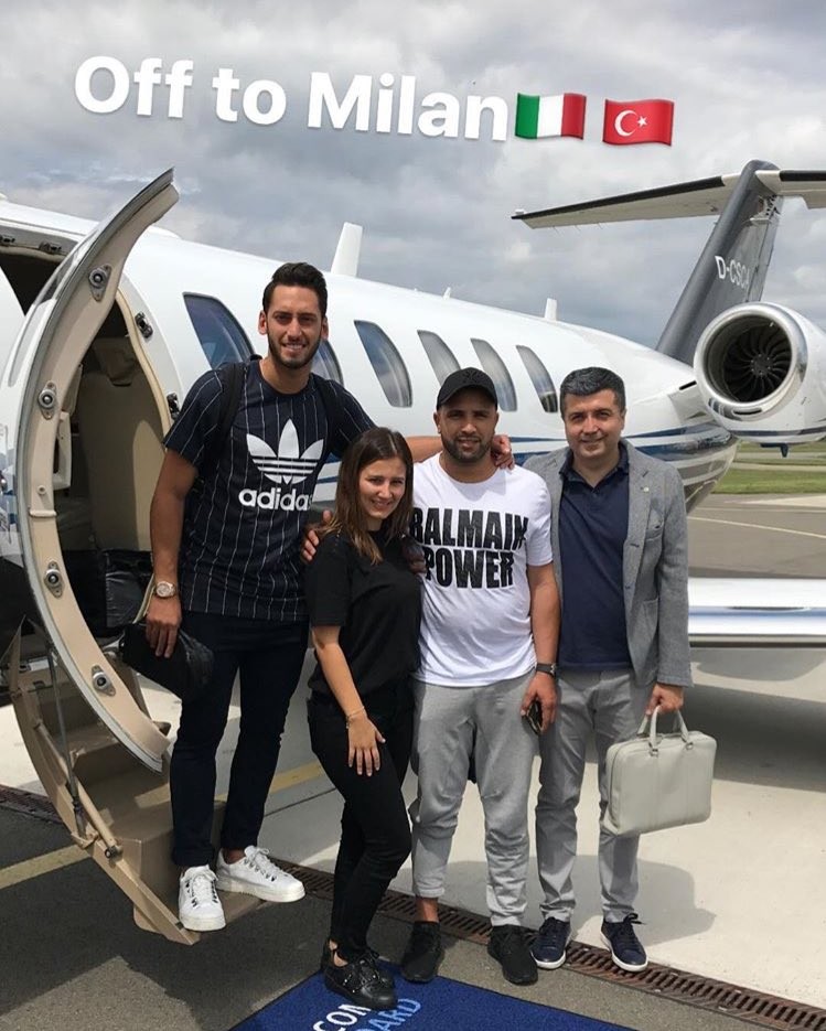 CHÍNH THỨC: Vua đá phạt Bundesliga cập bến AC Milan - Bóng Đá