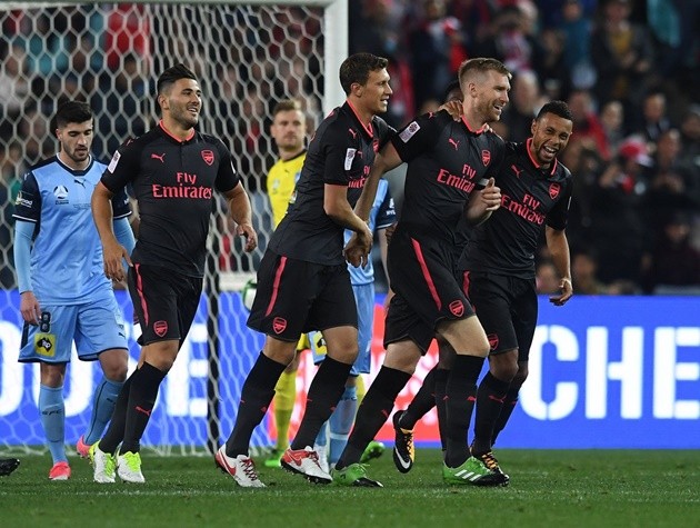 Mertersacker và Lacazette nổ súng, Arsenal thắng trận đầu trên đất Australia - Bóng Đá