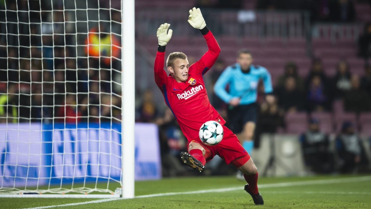 Rộng cửa đến Ngoại hạng Anh, Cillissen vẫn muốn ở lại Barca - Bóng Đá