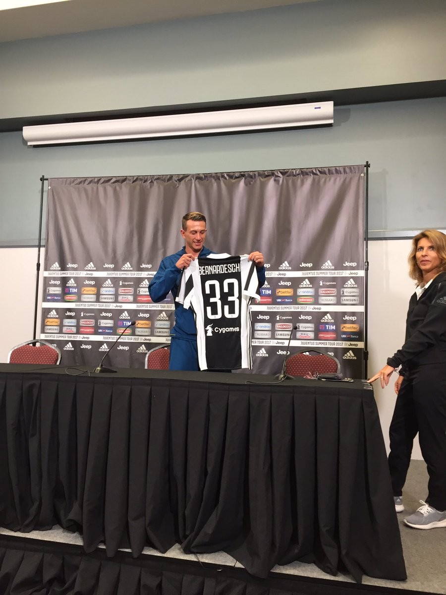 Tân binh Juve muốn cướp số áo đàn anh - Bóng Đá