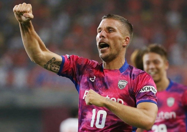 Lukas Podolski rực sáng trong ngày ra mắt Nhật Bản - Bóng Đá