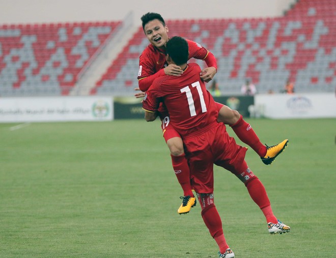 'Nhiều cầu thủ U23 Việt Nam sẽ đẩy đàn anh lên ghế dự bị' - Bóng Đá