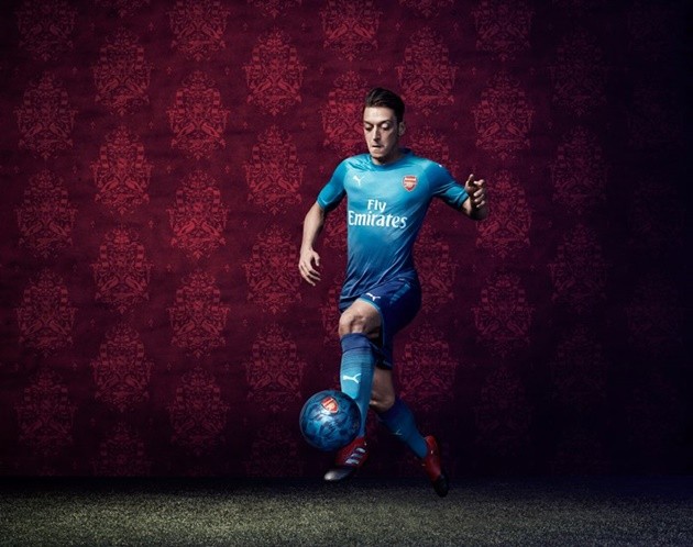 Arsenal công bố áo đấu sân khách  - Bóng Đá