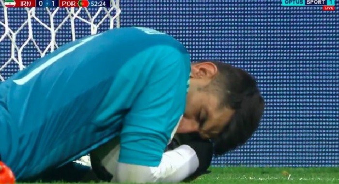 Ảnh chế Ronaldo sút trượt penalty tràn ngập cộng đồng mạng - Bóng Đá