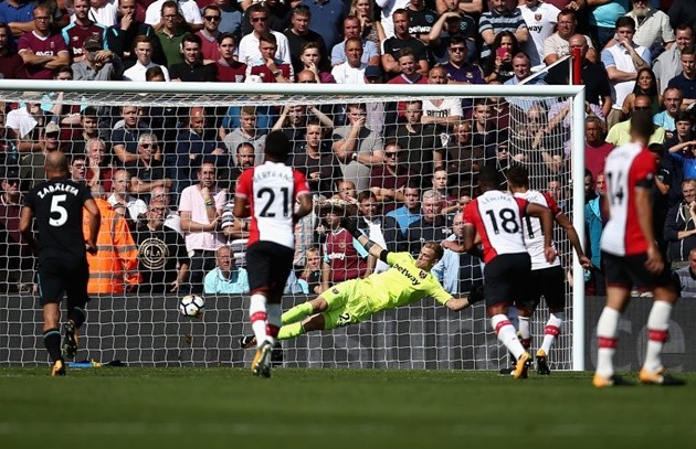 Southampton 3-2 West Ham: Chicharito không cứu nổi 