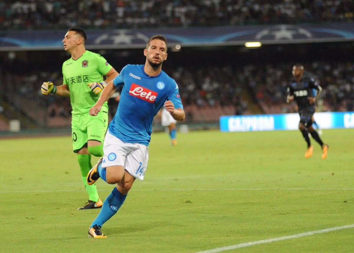 Napoli 2-0 Nice: Balotelli, Sneijder có cứu nổi? - Bóng Đá