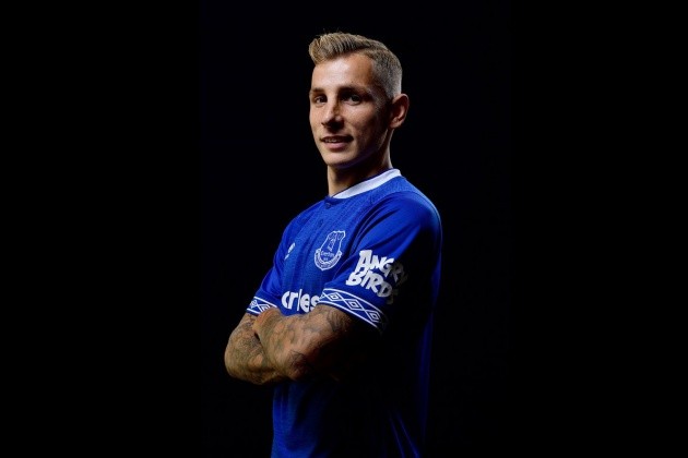 CHÍNH THỨC: Lucas Digne rạng rỡ trong màu áo Everton - Bóng Đá