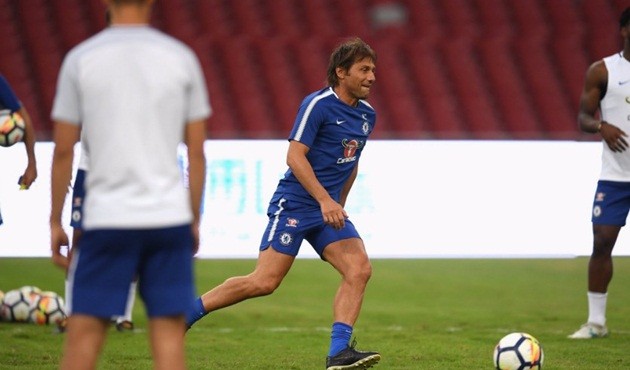 Đấu Arsenal, Conte xỏ giày vào sân chỉ đạo học trò - Bóng Đá