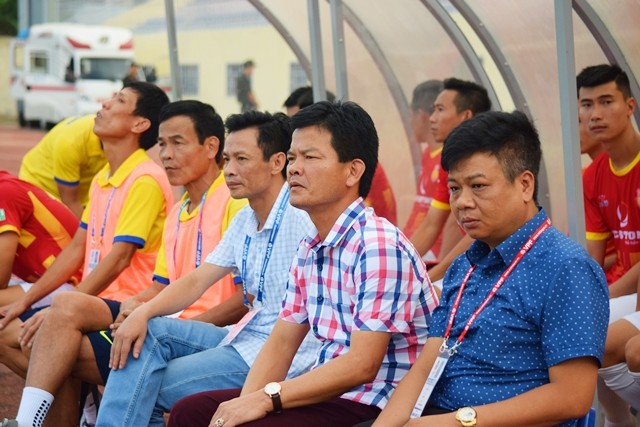 Họp báo QN - Bóng Đá