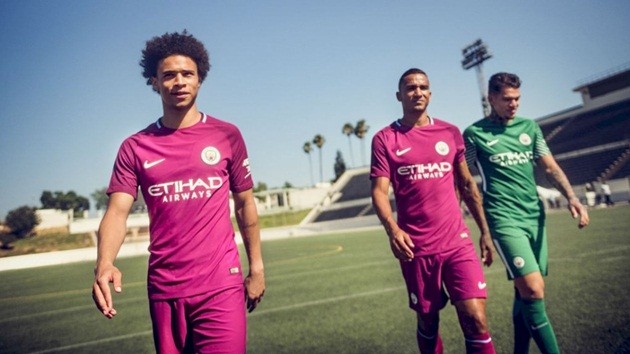 Man City trình làng áo sân khách: Tím mộng mơ - Bóng Đá