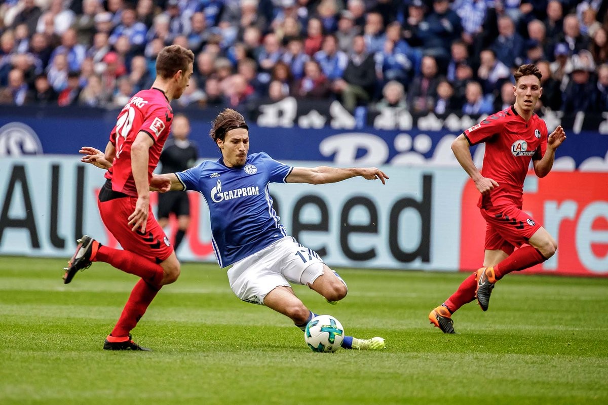 Schalke lại thắng, Bayern chưa thể làm 'Vua' - Bóng Đá