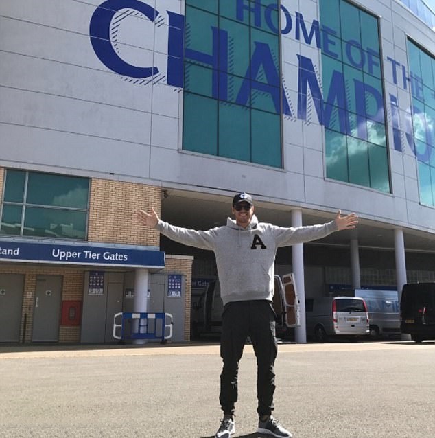 Morata choáng ngợp khi đặt chân đến Stamford Bridge - Bóng Đá
