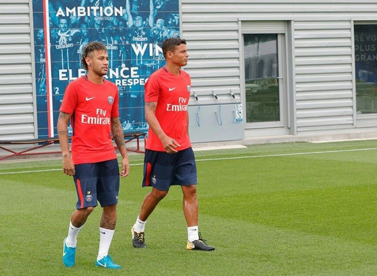 Vừa ra mắt PSG, Neymar liền xỏ giày ra sân tập - Bóng Đá