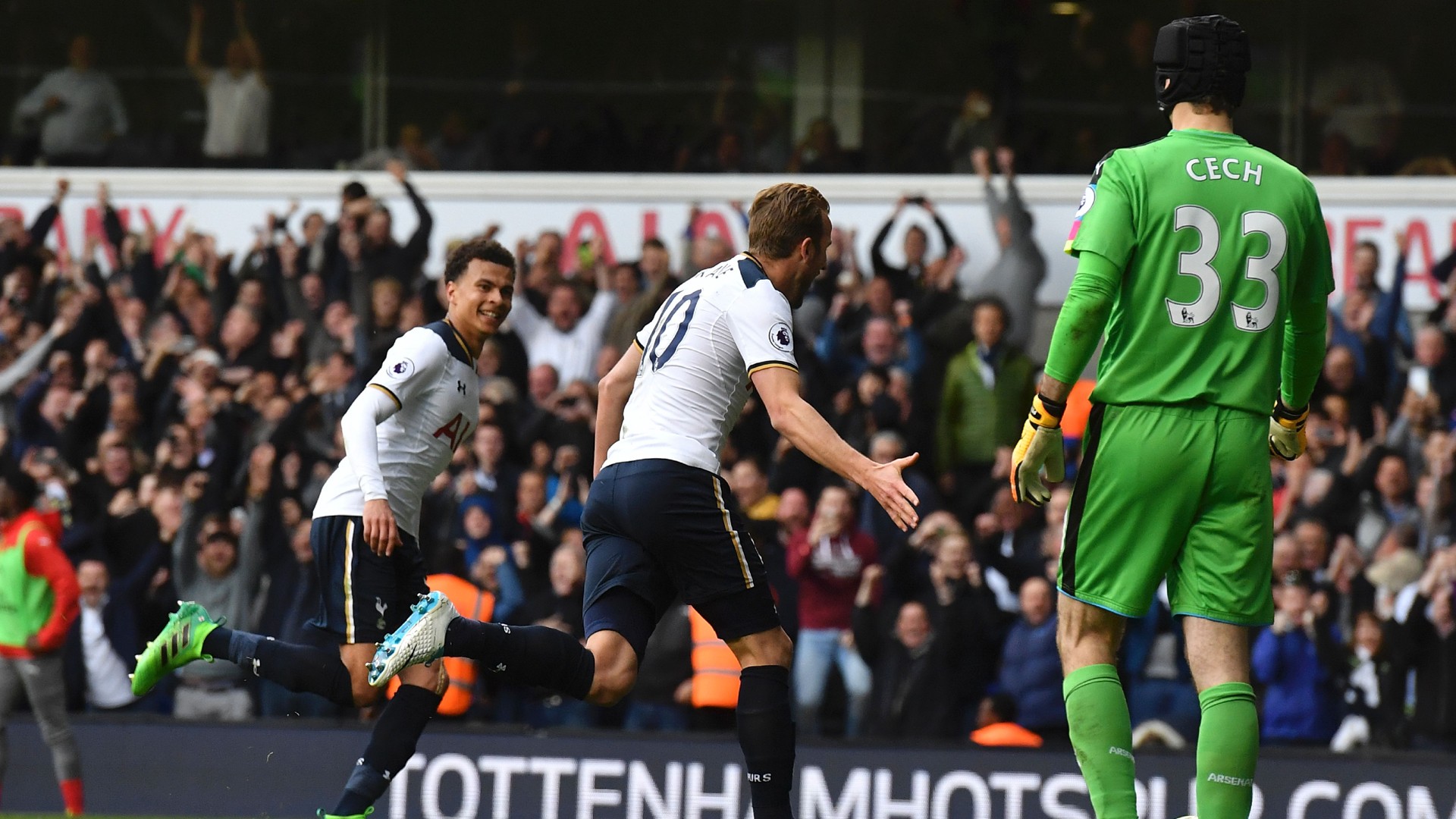 Sau vòng 35 NHA: Tottenham nhấn chìm Arsenal; Thành Manchester 'tự sát' - Bóng Đá