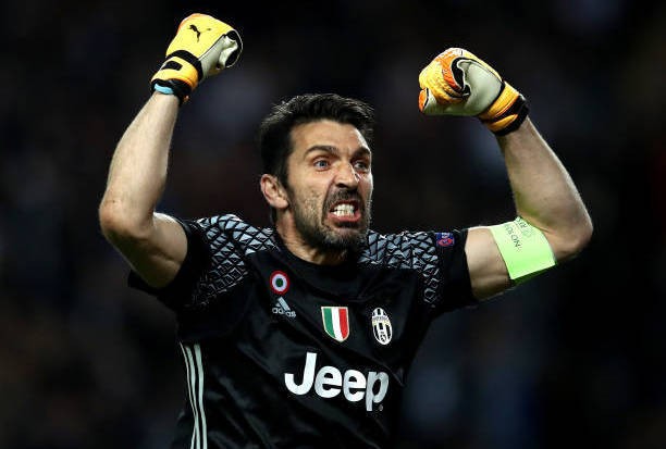 ĐHTB bán kết lượt đi Champions League: Ronaldo lu mờ tất cả - Bóng Đá