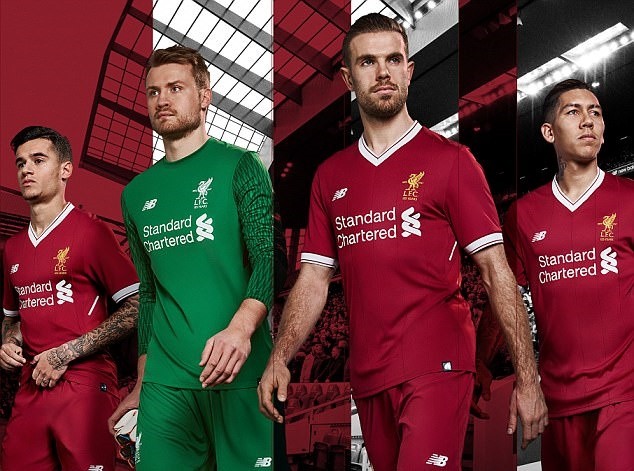 Liverpool tung áo đấu mùa 2017/18 đầy hoài cổ - Bóng Đá