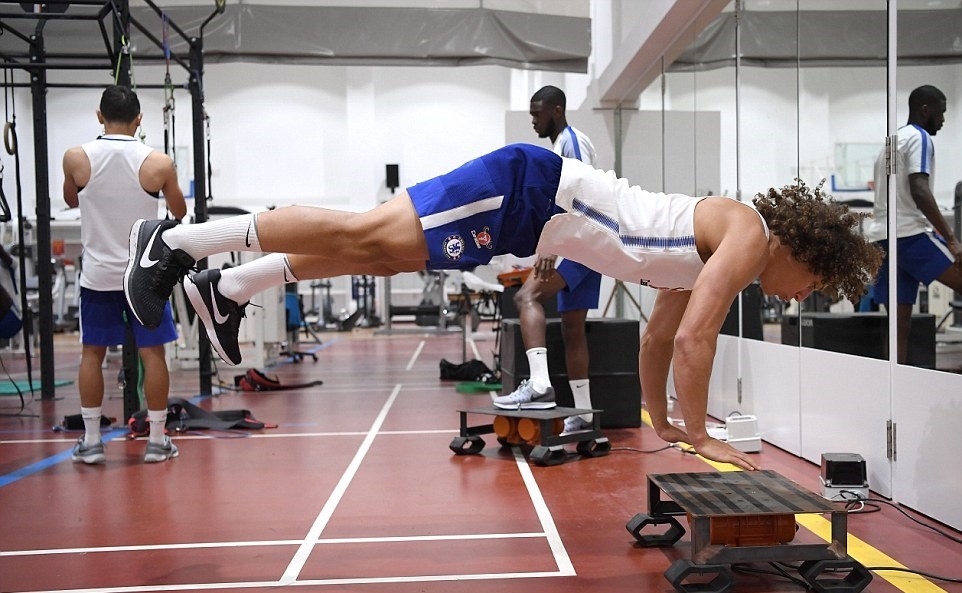 Dàn sao Chelsea đổ mồ hôi hột trong phòng gym - Bóng Đá