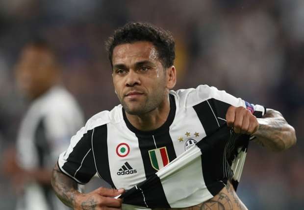 Dani Alves & Thống kê khiến CĐV Barca 'đắng lòng' - Bóng Đá