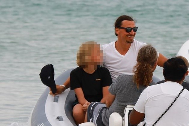 Ibrahimovic tranh thủ du hí, chờ tái hợp M.U - Bóng Đá