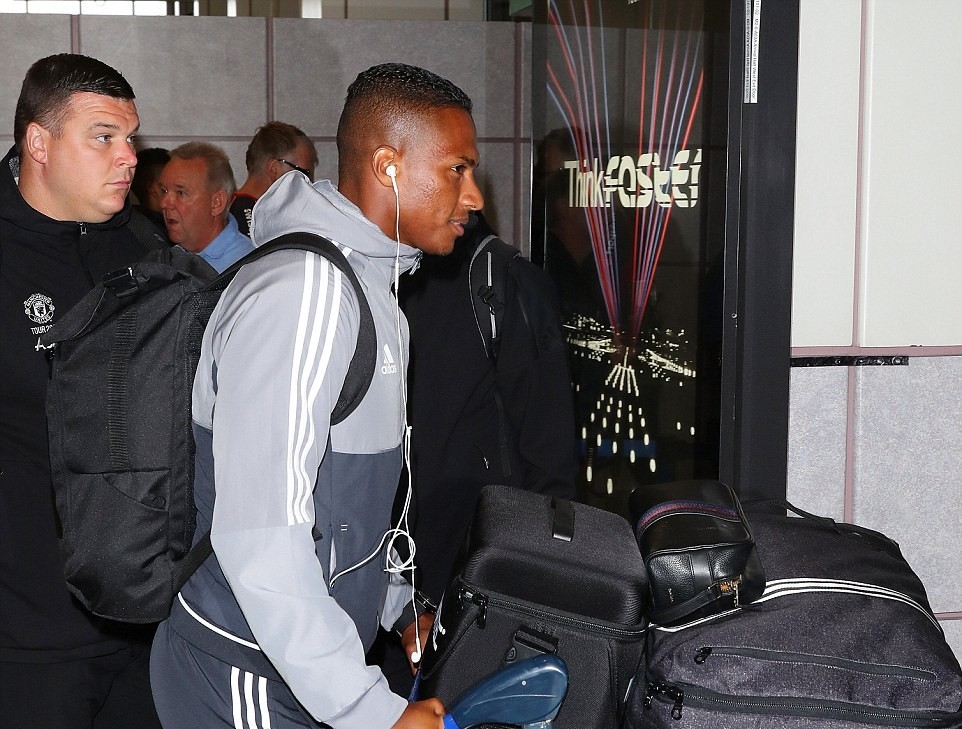 Dàn sao Man Utd trở lại Anh, kết thúc Tour du đấu Hè - Bóng Đá
