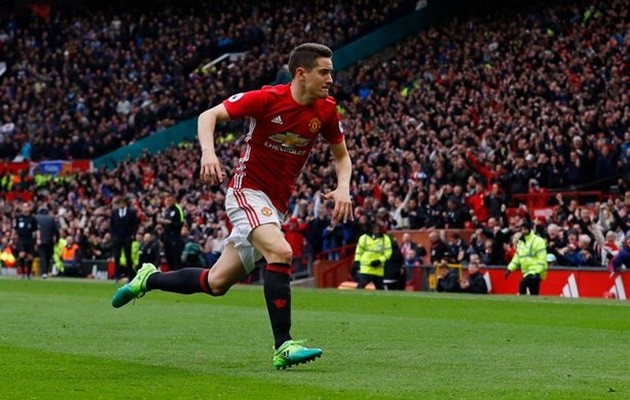 Chấm điểm M.U 2-0 Chelsea: Đỉnh cao Herrera; Vực sâu Costa - Bóng Đá