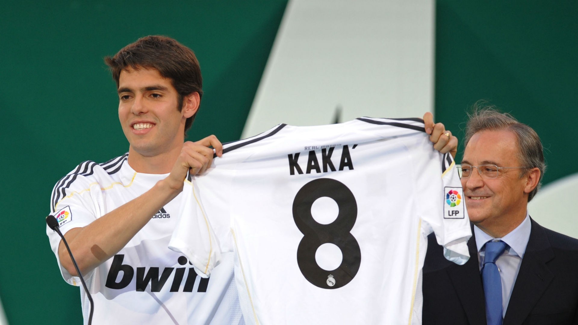 10 chiến dịch mua sắm tệ hại nhất lịch sử (kỳ 1): Thảm họa Man Utd, Real Madrid - Bóng Đá