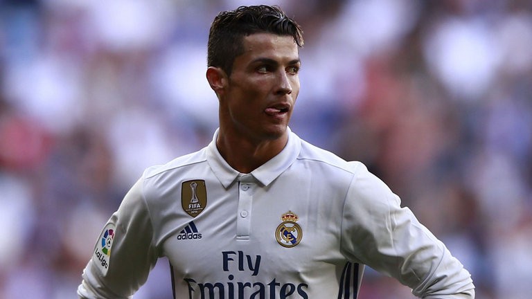 Top 5 cầu thủ vĩ đại nhất lịch sử: Messi số 1, Ronaldo ra rìa - Bóng Đá