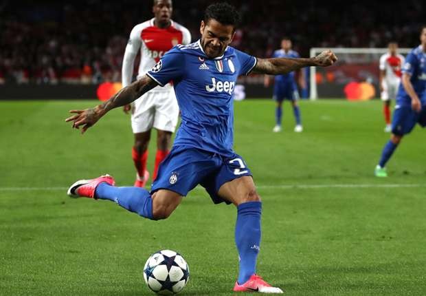 ĐHTB bán kết lượt đi Champions League: Ronaldo lu mờ tất cả - Bóng Đá