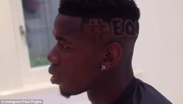 Pogba khoe tóc mới cực chất, Mata trình làng áo M.U cổ điển - Bóng Đá