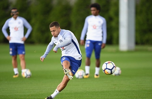 Hazard & Bakayoko tập cực sung, sẵn sàng chiến Tottenham - Bóng Đá