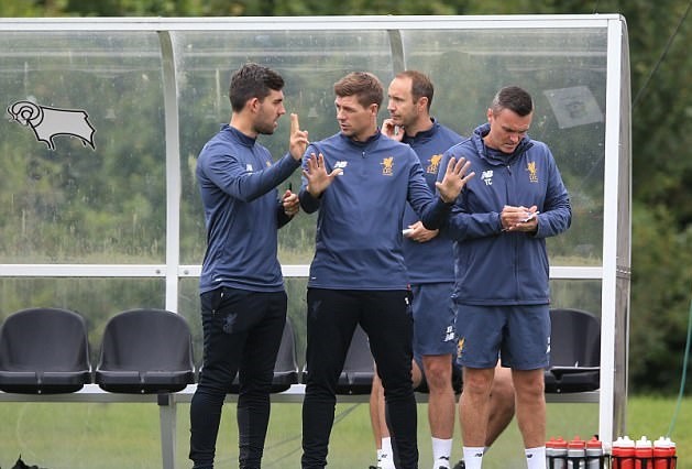 Steven Gerrard thể hiện tài cầm quân đĩnh đạc - Bóng Đá