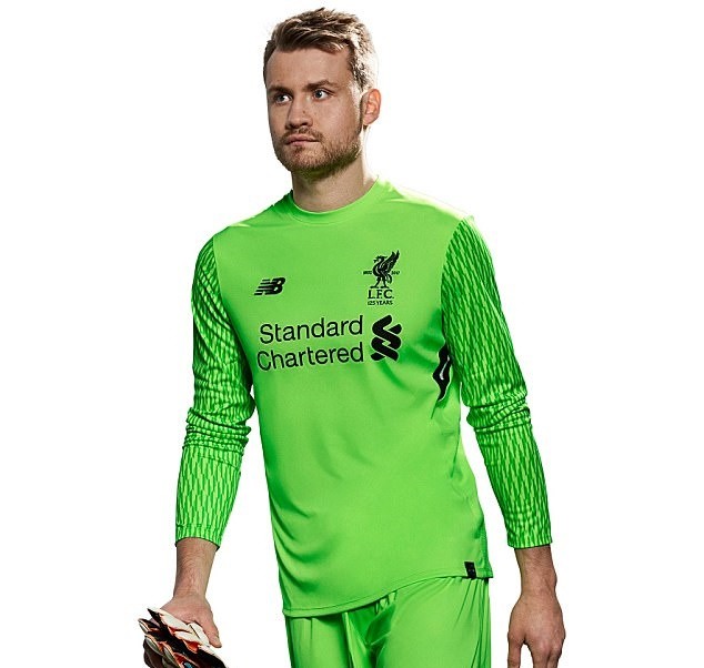 Liverpool ra mắt áo đấu màu cam lạ lẫm - Bóng Đá
