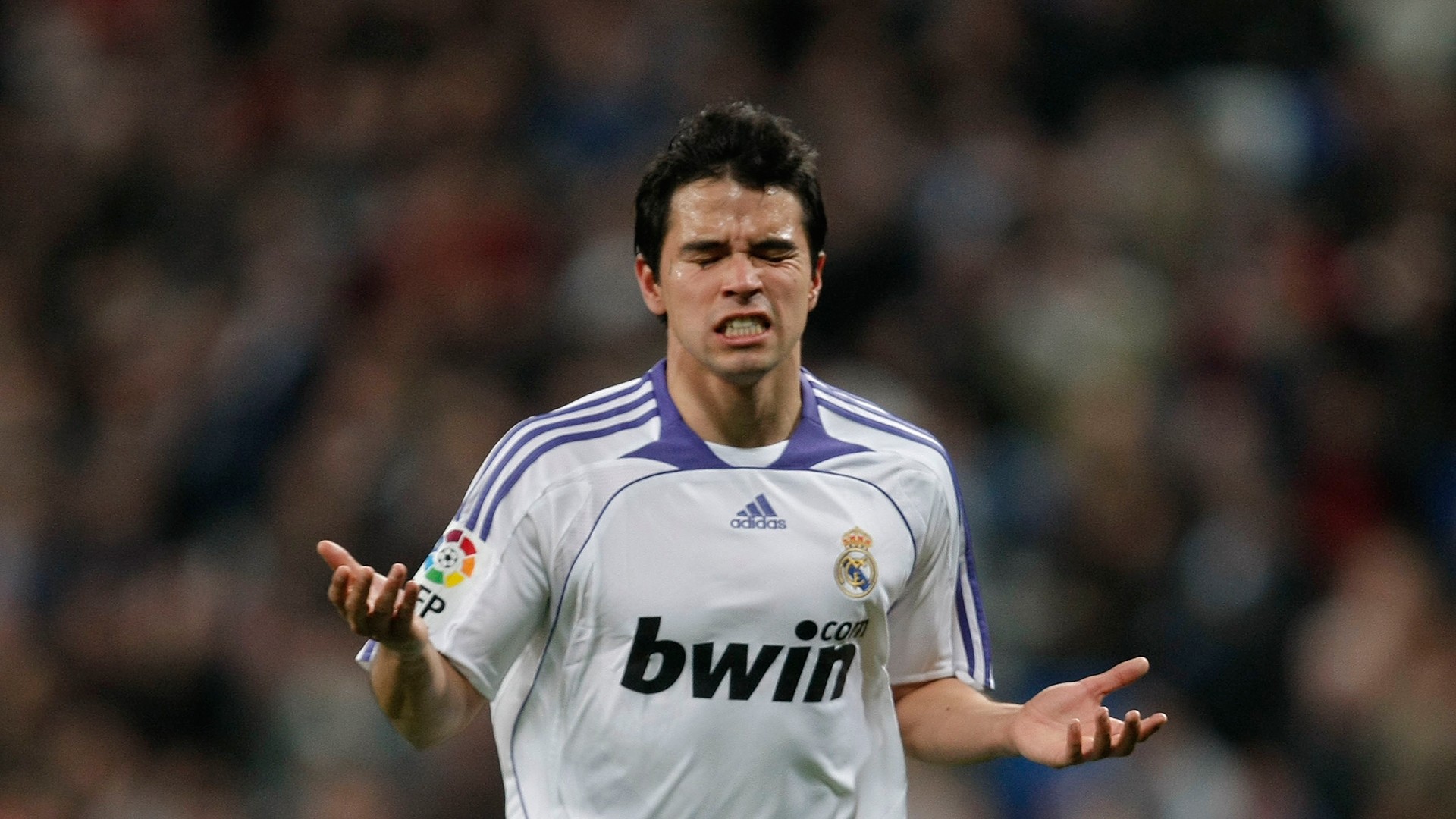 15 bản HĐ tệ nhất lịch sử Real Madrid (kỳ 3):  - Bóng Đá