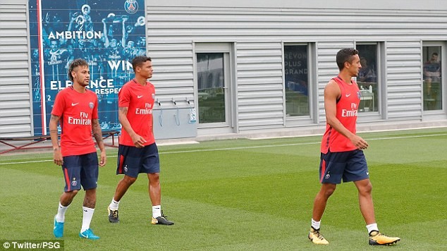 Vừa ra mắt PSG, Neymar liền xỏ giày ra sân tập - Bóng Đá