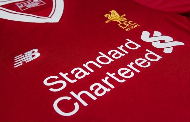 Liverpool tung áo đấu mùa 2017/18 đầy hoài cổ - Bóng Đá