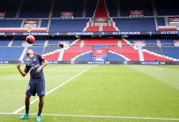 Vừa ra mắt PSG, Neymar liền xỏ giày ra sân tập - Bóng Đá