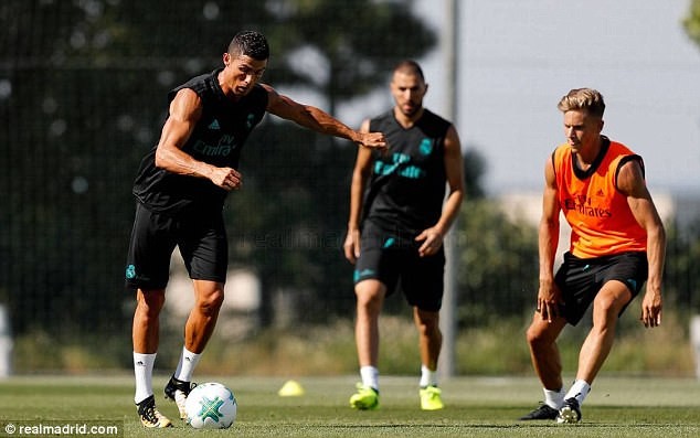 Ronaldo trở lại, Real tập sung sức chờ hạ Man Utd - Bóng Đá