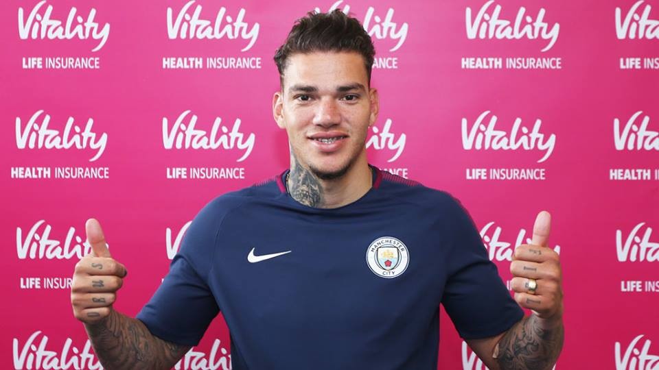 Chùm ảnh: 'Bom tấn' Ederson CHÍNH THỨC ra mắt Man City - Bóng Đá