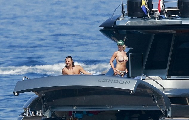 Ibrahimovic đi du lịch - Bóng Đá