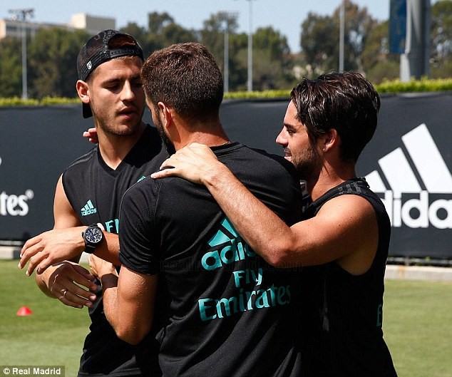 Morata tạm biệt Real Madrid, đã đặt chân xuống London - Bóng Đá