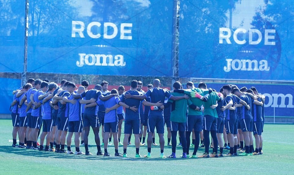 Real, Barca & CLB La Liga chia sẻ với nạn nhân khủng bố - Bóng Đá