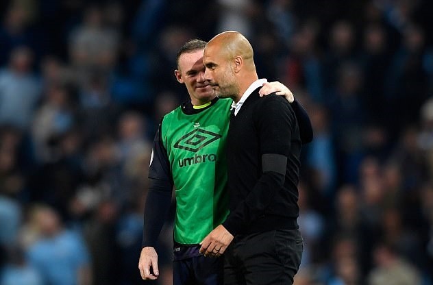 HY HỮU! Sau 5 năm, Rooney lại khiến 2 CĐV Man City tức điên - Bóng Đá