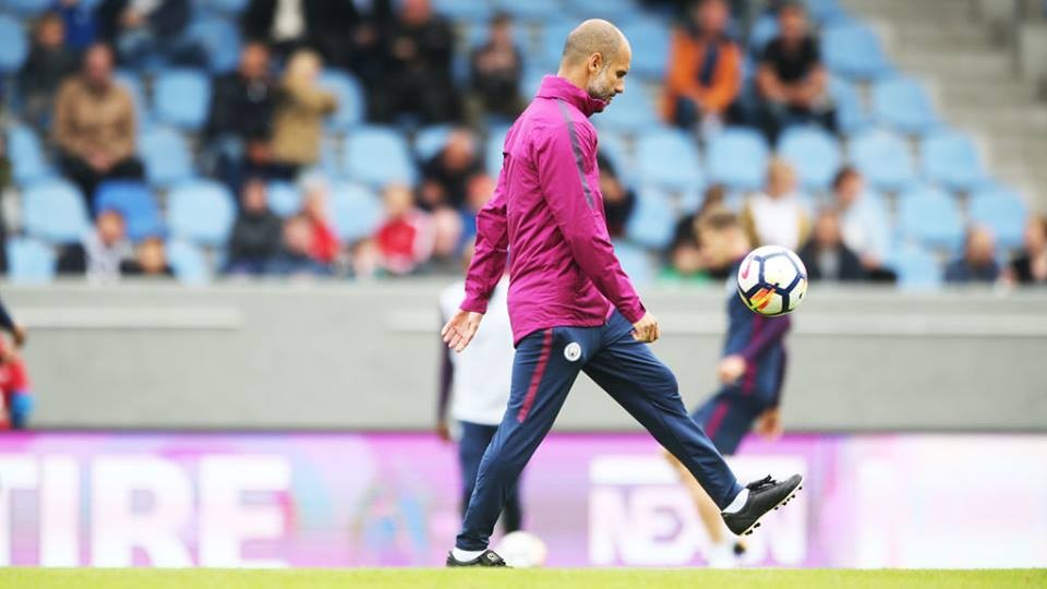 Chùm ảnh: Buổi tập của Man City - Bóng Đá