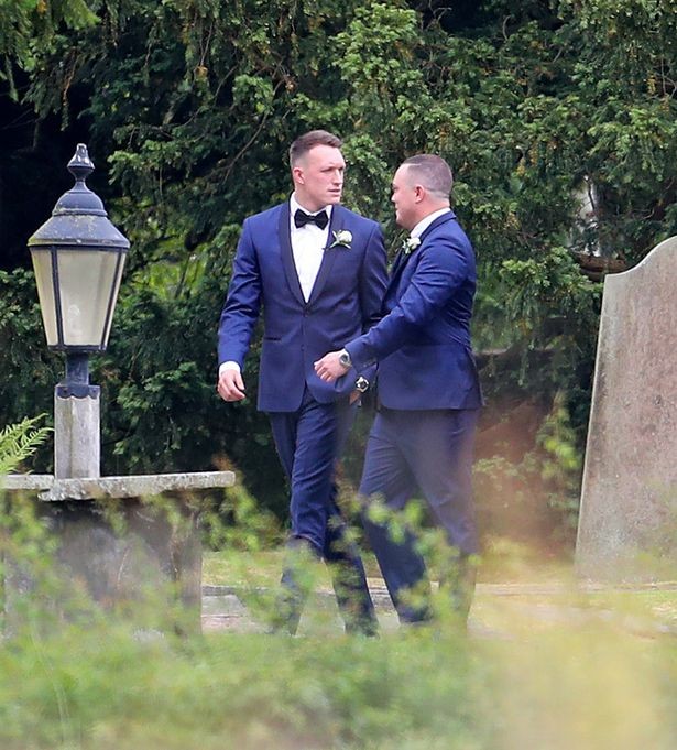 Dàn sao Man United tề tựu dự đám cưới Phil Jones - Bóng Đá