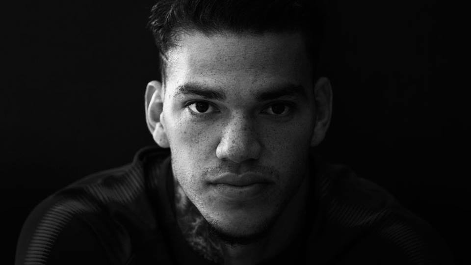 Chùm ảnh: 'Bom tấn' Ederson CHÍNH THỨC ra mắt Man City - Bóng Đá