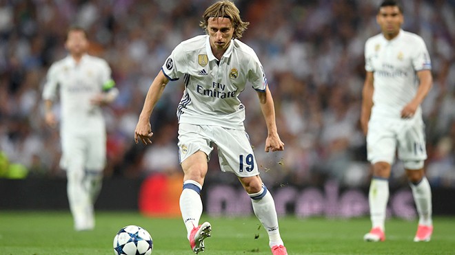 ĐHTB bán kết lượt đi Champions League: Ronaldo lu mờ tất cả - Bóng Đá