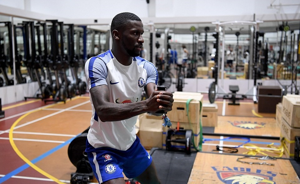 Dàn sao Chelsea đổ mồ hôi hột trong phòng gym - Bóng Đá
