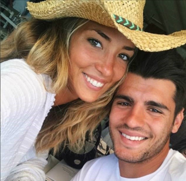 Alvaro Morata sắm sửa quần áo, chuẩn bị sang Anh - Bóng Đá